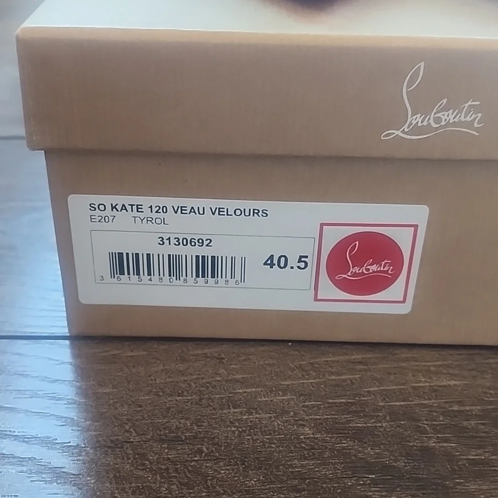 EUC Christian Louboutin So Kate Velour Heels - Picture 3 of 7